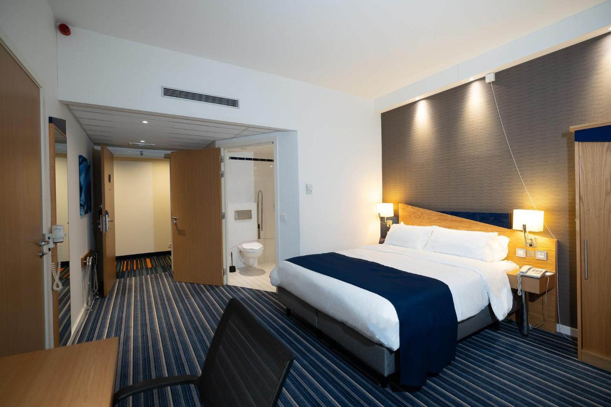 Holiday Inn Express Hasselt, An Ihg Hotel Bagian luar foto