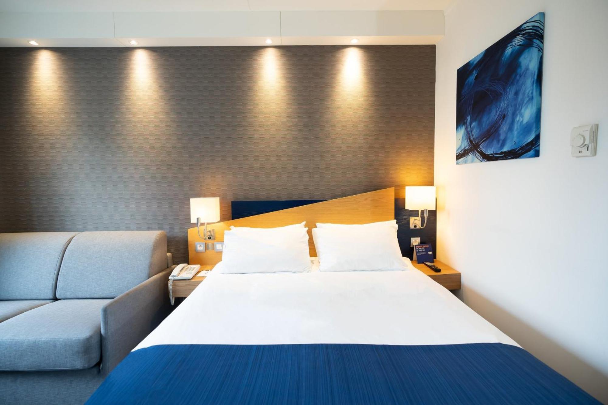 Holiday Inn Express Hasselt, An Ihg Hotel Bagian luar foto