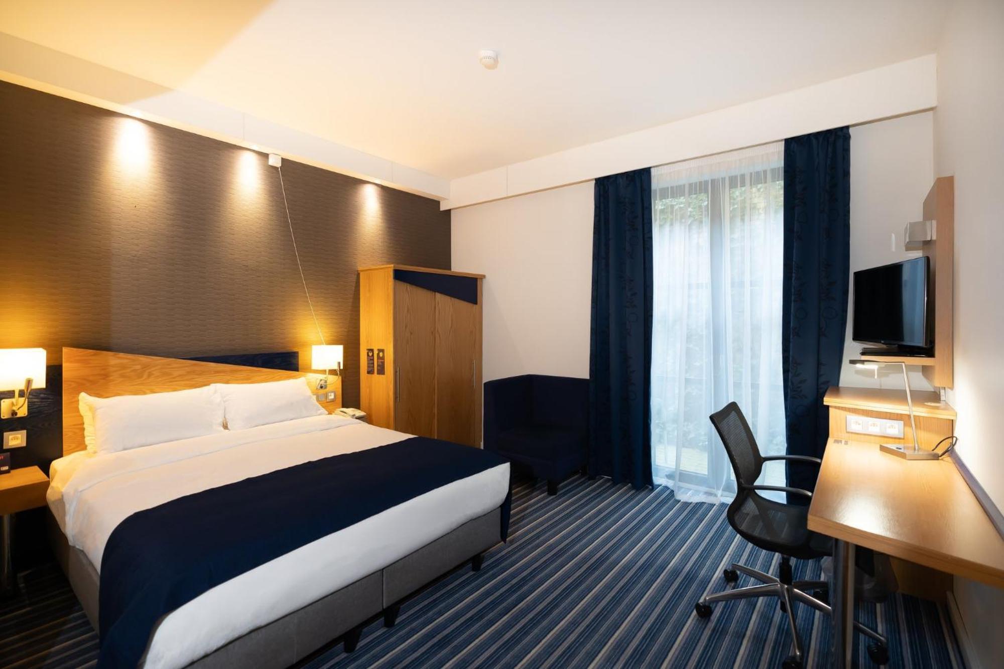 Holiday Inn Express Hasselt, An Ihg Hotel Bagian luar foto