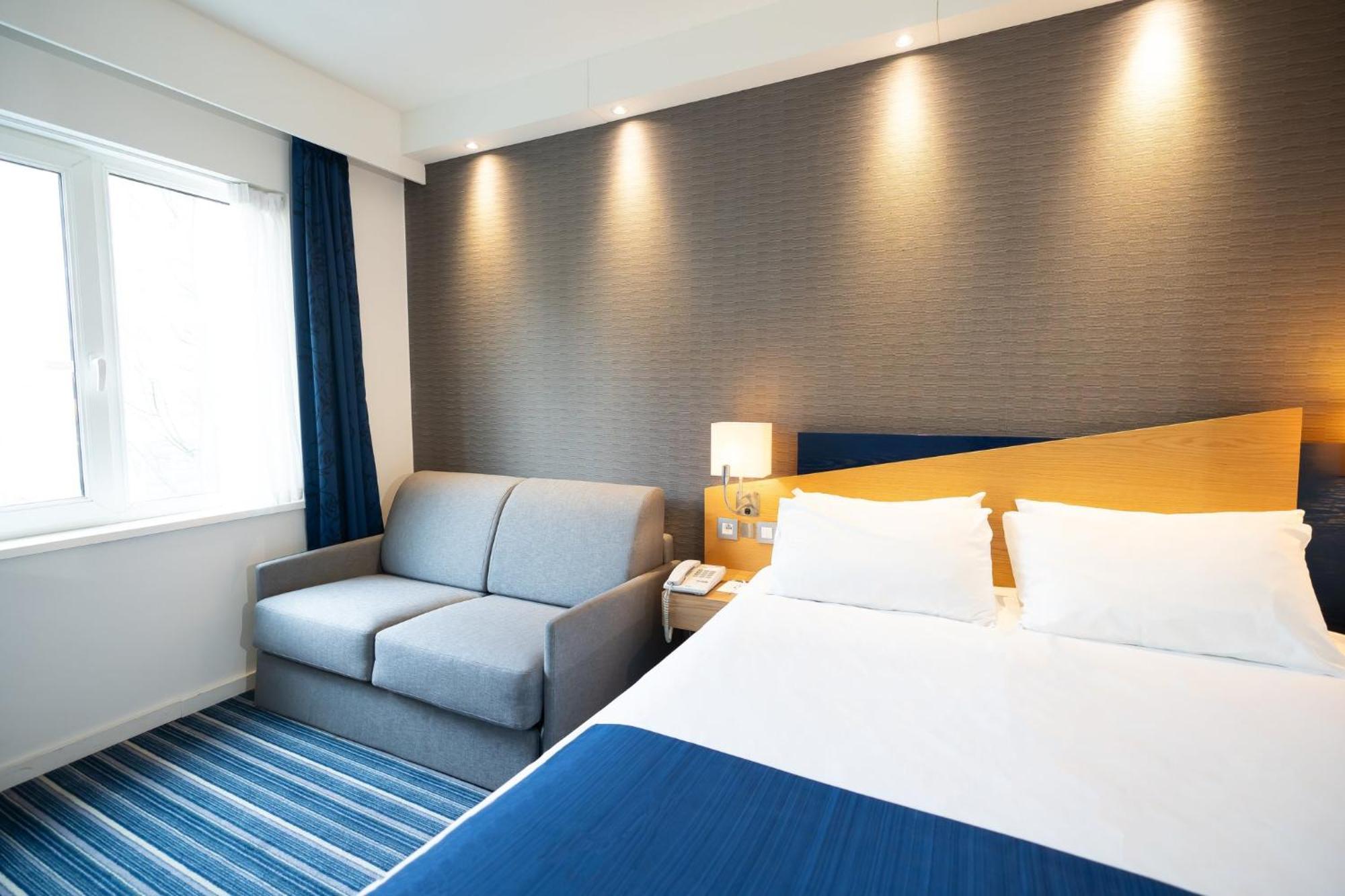 Holiday Inn Express Hasselt, An Ihg Hotel Bagian luar foto