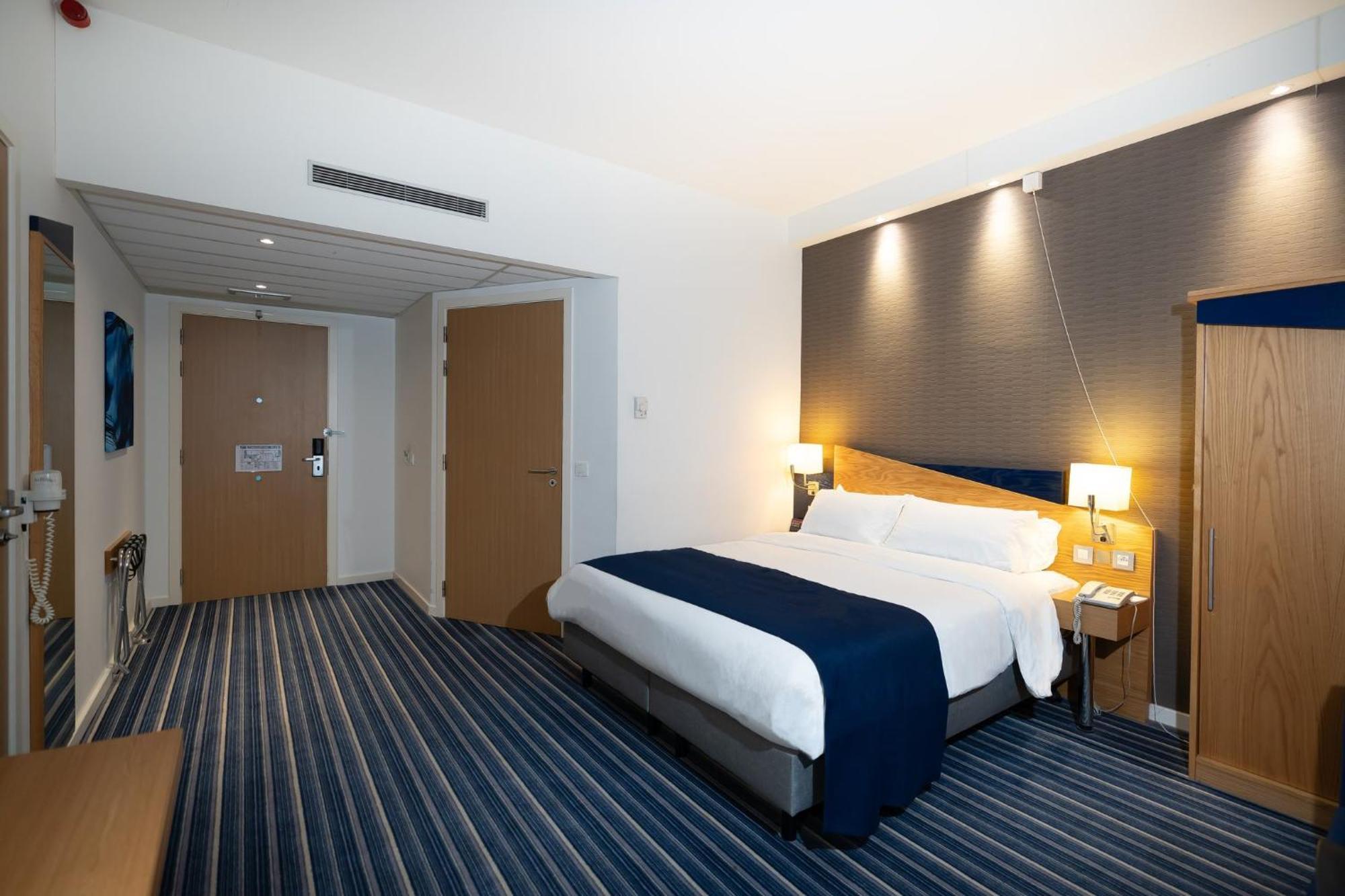 Holiday Inn Express Hasselt, An Ihg Hotel Bagian luar foto